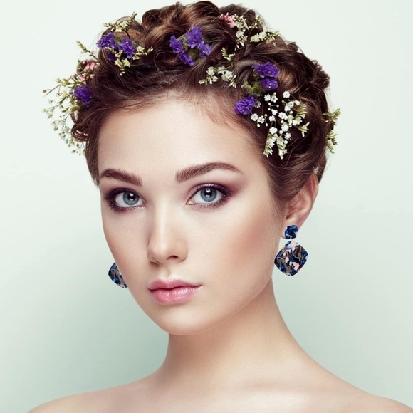 Marble Acrylic Dangle Earrings - Picture 3 of 3